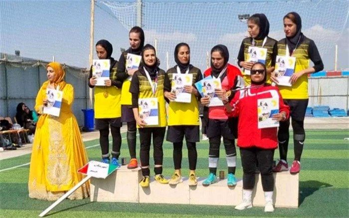 تیم اتحاد بانوان روستای  دره بان شهرستان  جم  قهرمان جام پرچم  استان شد