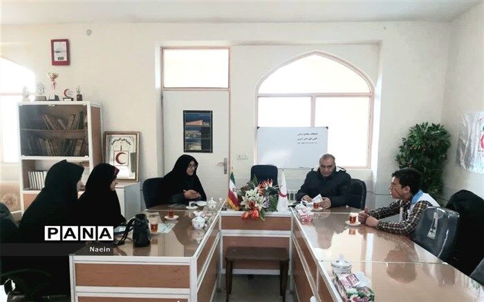 برگزاری انتخابات مجمع استانی کانون‌های دانش‌آموزی هلال‌احمر در نایین