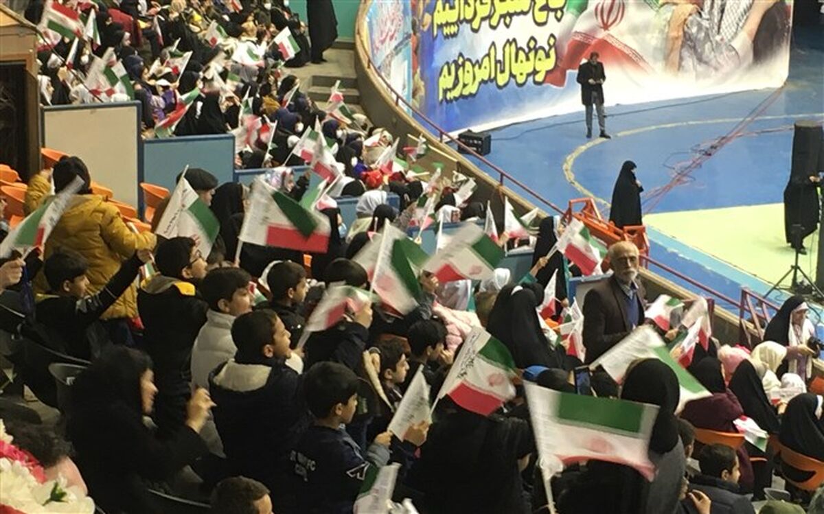 یاوران انقلاب به پیشواز دهه فجر رفتند