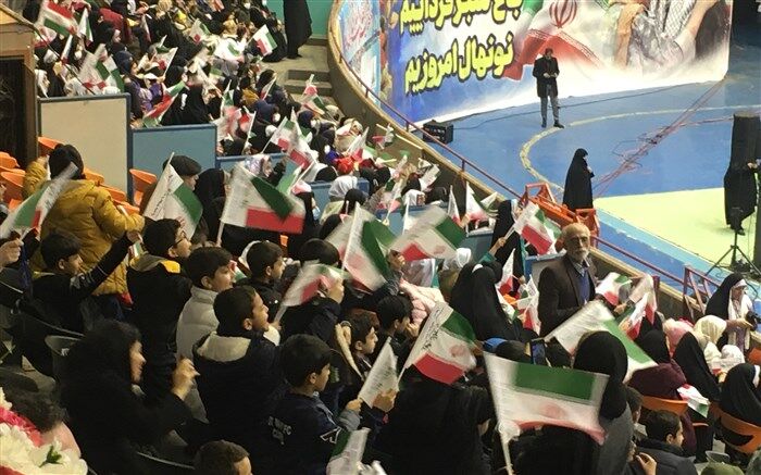 یاوران انقلاب به پیشواز دهه فجر رفتند
