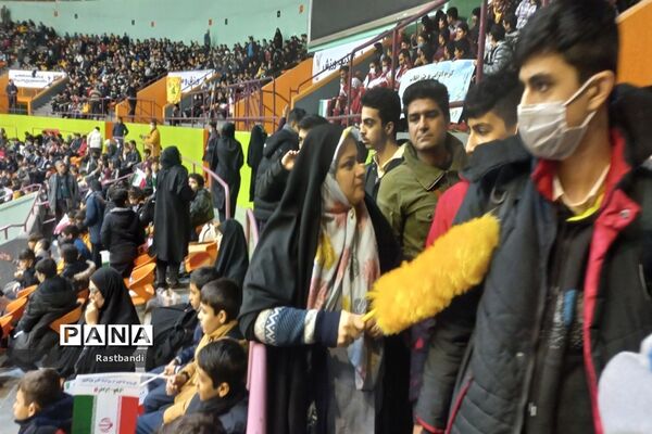 حضور دانش‌آموزان منطقه ۱۳ در جشن یاوران انقلاب