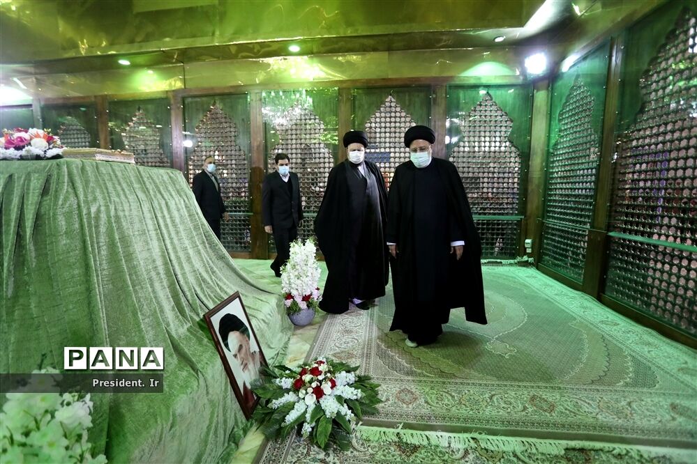 رئیس‌جمهوری و اعضای هیات دولت با آرمان‌های بنیانگذار جمهوری اسلامی تجدید میثاق کردند