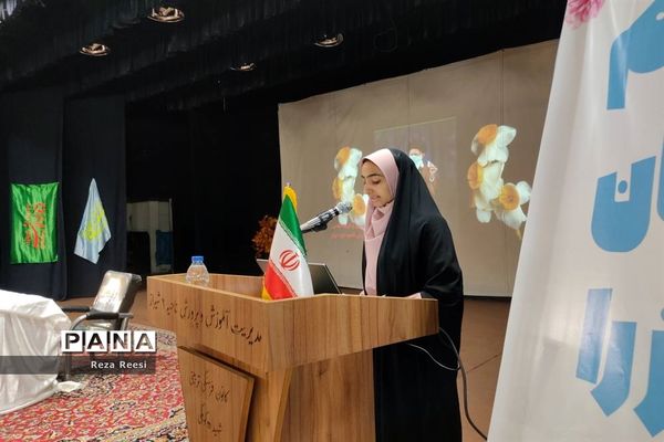 نشست تخصصی مربیان طرح لیگ جت دانش‌آموزی (جهاد تبیین) نواحی چهارگانه شیراز