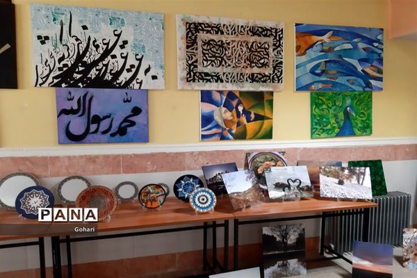 برگزاری نمایشگاه درون مدرسه‌ای در هنرستان معصومیه منطقه ۱۳