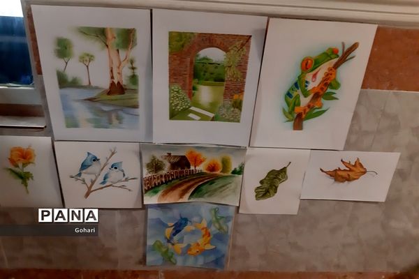 برگزاری نمایشگاه درون مدرسه‌ای در هنرستان معصومیه منطقه ۱۳