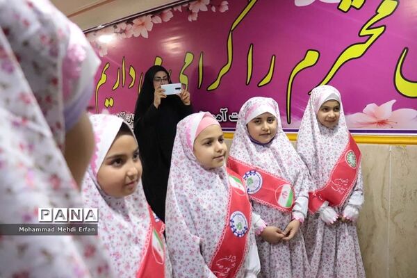 برگزاری  جشنواره نماز شکوفه‌ها در آباده