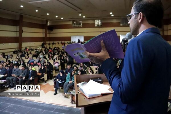 برگزاری  جشنواره نماز شکوفه‌ها در آباده