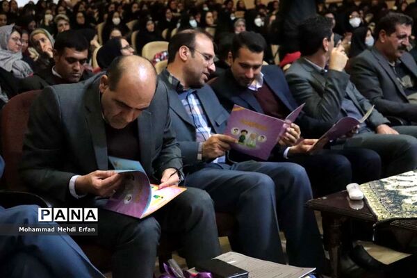 برگزاری  جشنواره نماز شکوفه‌ها در آباده
