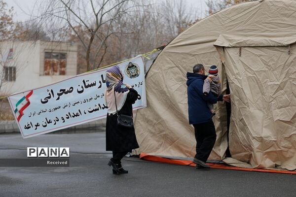 کمک‌رسانی نیروی زمینی ارتش جمهوری اسلامی ایران به مردم زلزله‌زده خوی