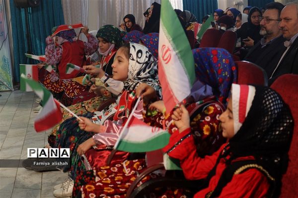 همایش دانش‌آموزی عید انقلاب در ساری