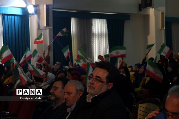 همایش دانش‌آموزی عید انقلاب در ساری