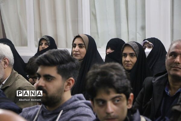 رونمایی از کتاب «روزگار طیبه» در قم