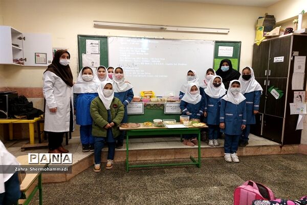 برگزاری جشنواره غذای سالم و سنتی ایران در آموزشگاه دخترانه شهیدسیفی شهرستان رباط کریم
