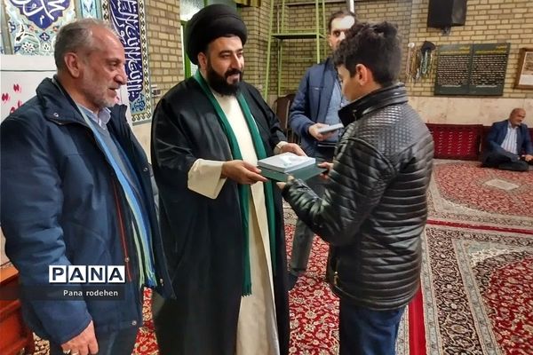 مراسم‌تقدیر از یاوران جمعه در رودهن