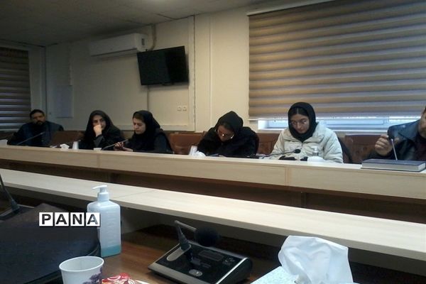 نشست مدیرکل آموزش و پرورش البرز با اصحاب رسانه