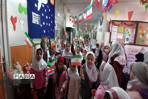 آغاز دهه فجر در مدارس ملارد