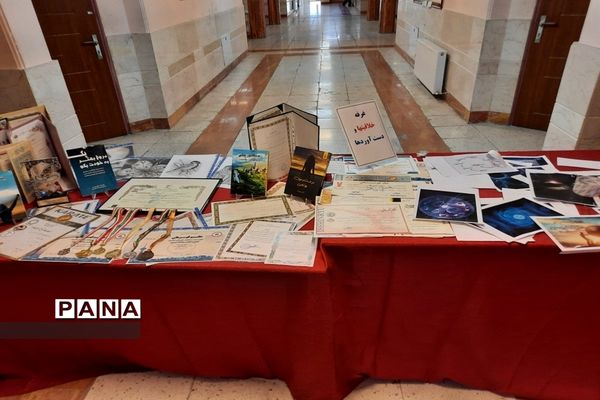 آغاز دهه فجر در مدارس ملارد