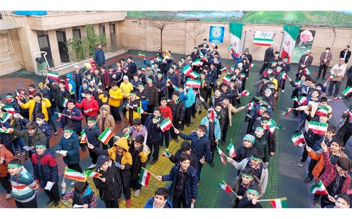 گلبانگ انقلاب در مدارس منطقه۵، نواخته شد