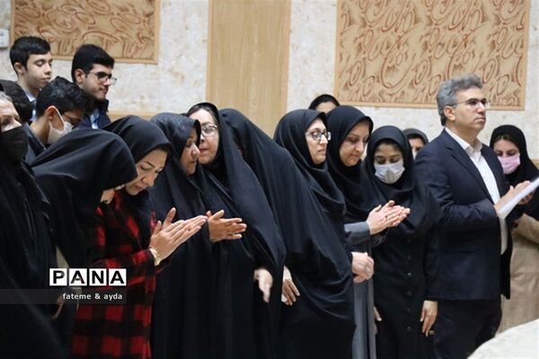 مراسم تقدیر ازدانش‌آموزان برگزیده مسابقات علمی پژوهشی کشوری شهرستان جهرم