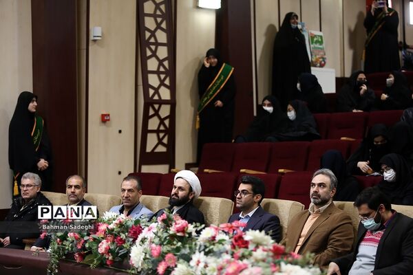 مراسم نواختن زنگ انقلاب دردبیرستان شاهد شهدای هفتم تیر