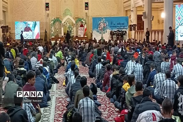 جشن تکلیف دانش‌آموزان پسر در حرم مطهر شاهچراغ (ع)