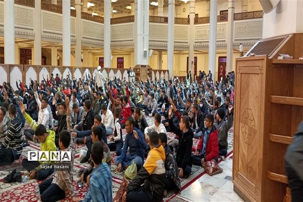 جشن تکلیف دانش‌آموزان پسر در حرم مطهر شاهچراغ (ع)