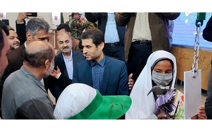گلبانگ انقلاب در ۸۶۰۰ مدرسه سیستان و بلوچستان طنین‌انداز شد