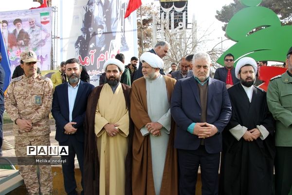 مراسم نمادین ورود امام خمینی(ره) و برنامه‌های دهه فجر در تربت جام