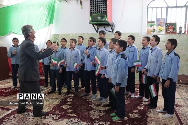 نواخته شدن زنگ انقلاب در مدارس شهرستان آباده