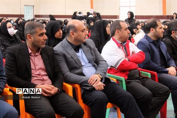 نواخته شدن زنگ انقلاب در مدارس گلوگاه