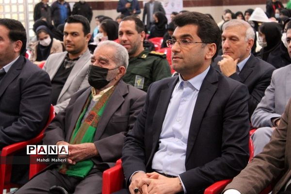 نواخته شدن زنگ انقلاب در مدارس گلوگاه