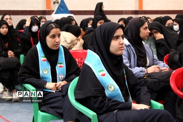 نواخته شدن زنگ انقلاب در مدارس گلوگاه