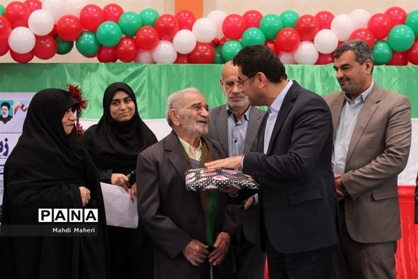 نواخته شدن زنگ انقلاب در مدارس گلوگاه