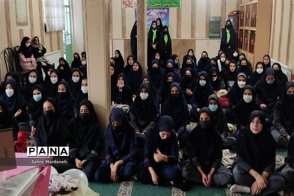 برگزاری مراسم سه‌شنبه‌های مهدویت در آموزشگاه طاها قرچک