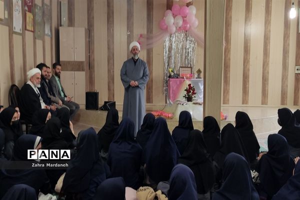 برگزاری مراسم سه‌شنبه‌های مهدویت در آموزشگاه طاها قرچک