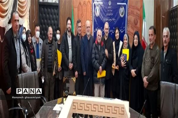 نشست خبری مدیر آموزش و پرورش عباس آباد با خبرنگاران