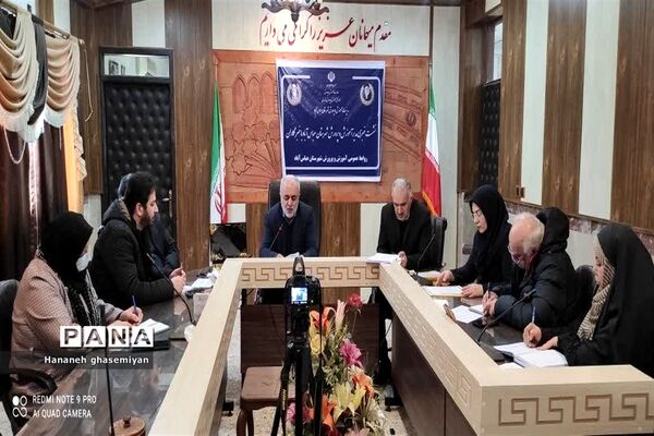 نشست خبری مدیر آموزش و پرورش عباس آباد با خبرنگاران