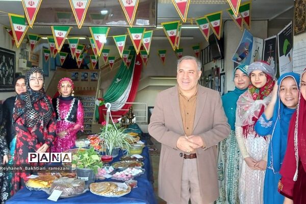 طنین زنگ انقلاب در مدرسه عفاف  پاکدشت