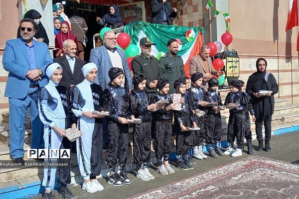 طنین زنگ انقلاب در مدرسه عفاف  پاکدشت