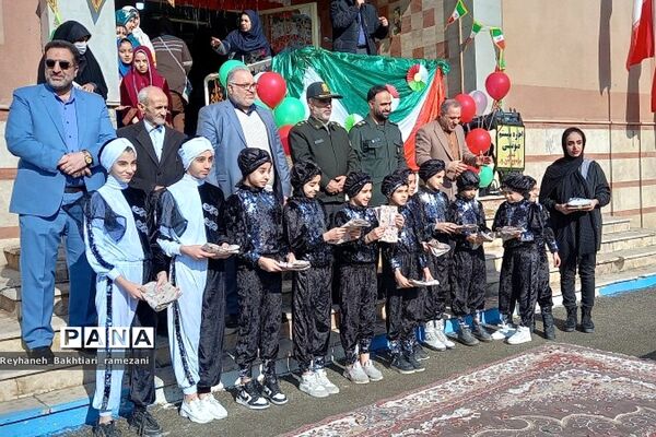 طنین زنگ انقلاب در مدرسه عفاف  پاکدشت