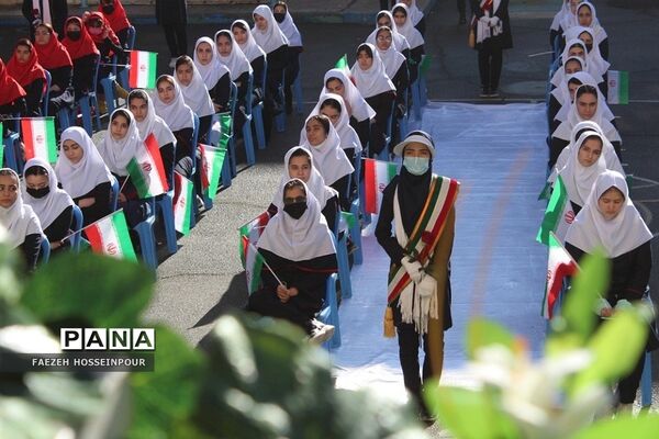 طنین گلبانگ انقلاب در بهارستان‌دو