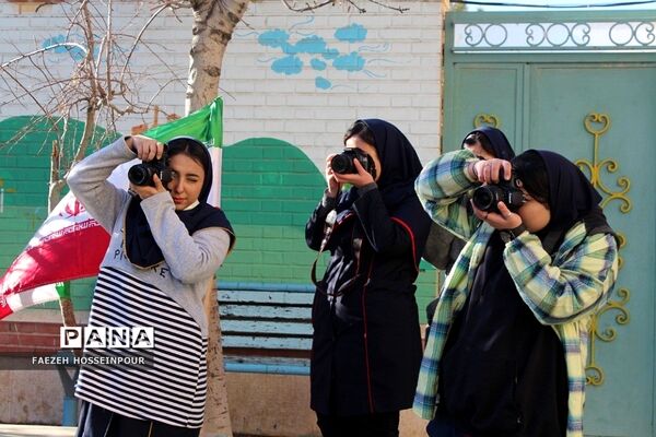طنین گلبانگ انقلاب در بهارستان‌دو