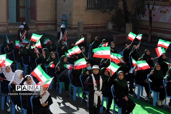 طنین گلبانگ انقلاب در بهارستان‌دو