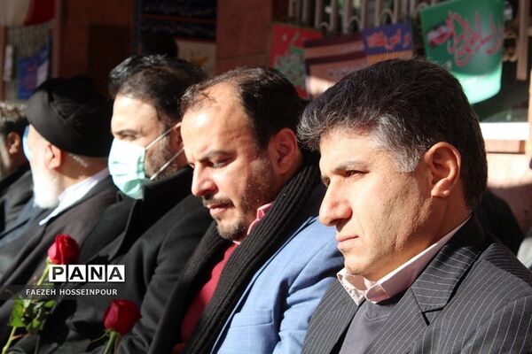 طنین گلبانگ انقلاب در بهارستان‌دو