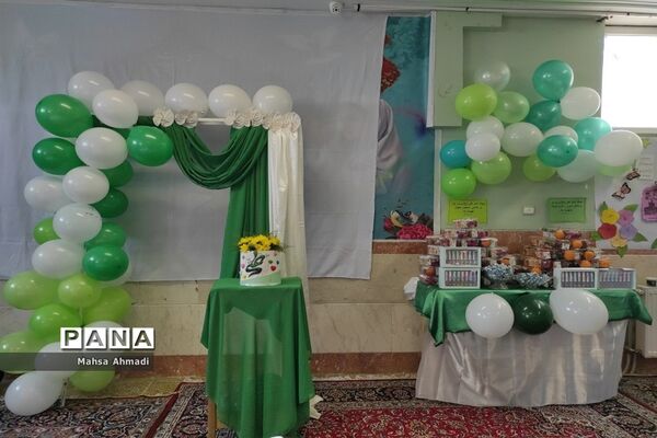 برگزاری جشن میلاد امام علی (ع) و امام جواد (ع) در دبستان شهید محمد سیفی