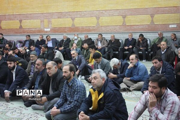 برپایی میز خدمت انقلاب در ایام الله دهه فجر در شهرجوادآباد
