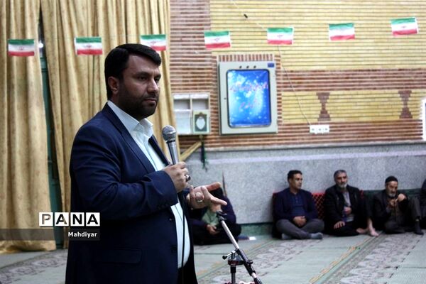 برپایی میز خدمت انقلاب در ایام الله دهه فجر در شهرجوادآباد