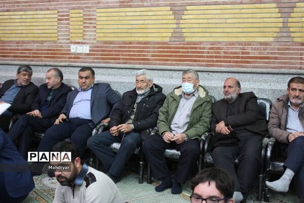 برپایی میز خدمت انقلاب در ایام الله دهه فجر در شهرجوادآباد