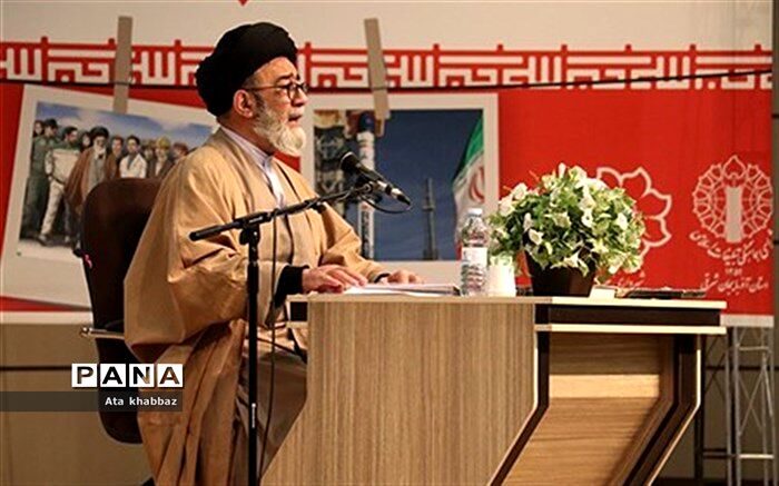 انقلاب اسلامی، انقلابی مردمی و برخاسته از متن مردم است