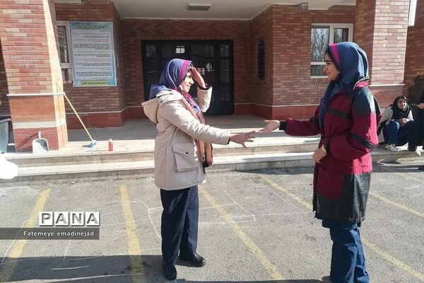 برگزاری بازی‌های محلی در دبستان برکت رودهن